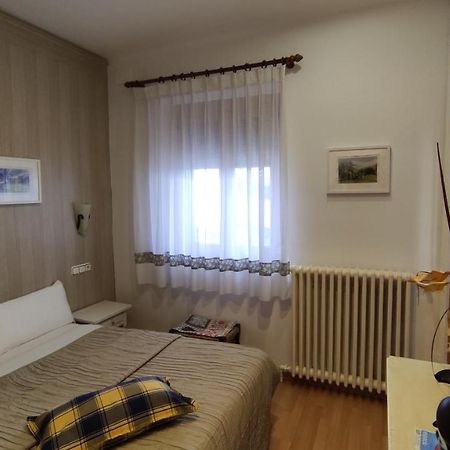 Hostal Escartin Sabiñánigo المظهر الخارجي الصورة