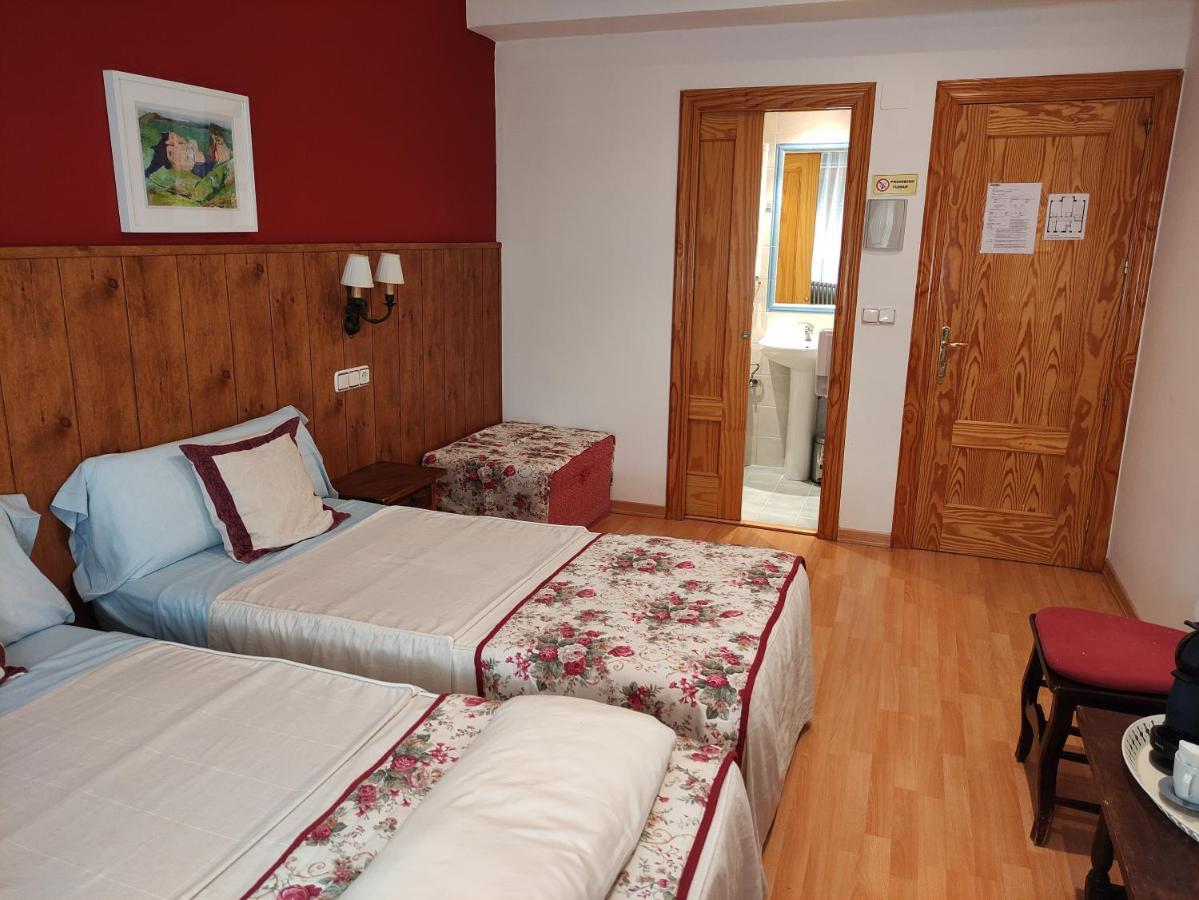 Hostal Escartin Sabiñánigo المظهر الخارجي الصورة