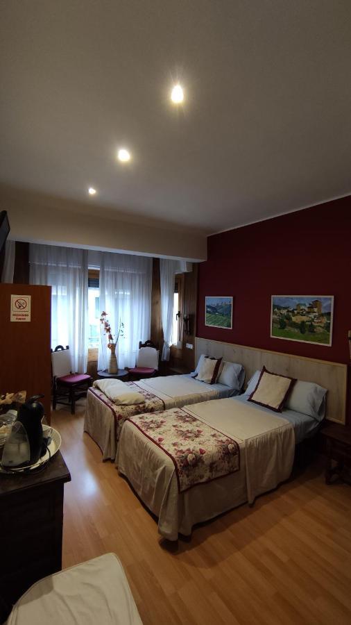 Hostal Escartin Sabiñánigo المظهر الخارجي الصورة