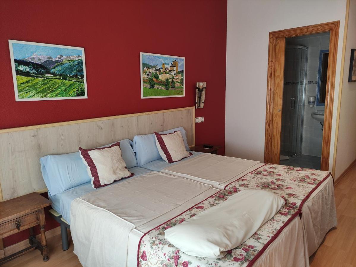 Hostal Escartin Sabiñánigo المظهر الخارجي الصورة