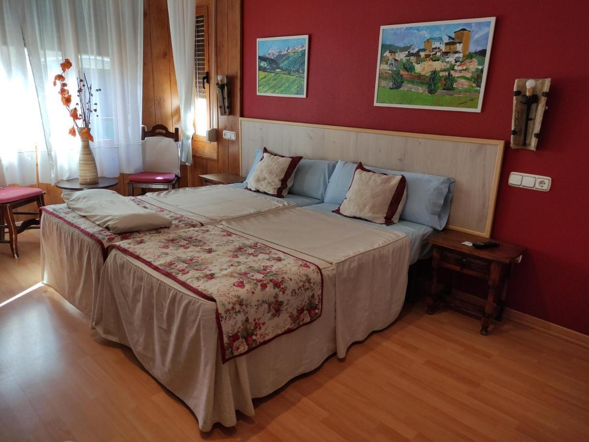 Hostal Escartin Sabiñánigo المظهر الخارجي الصورة